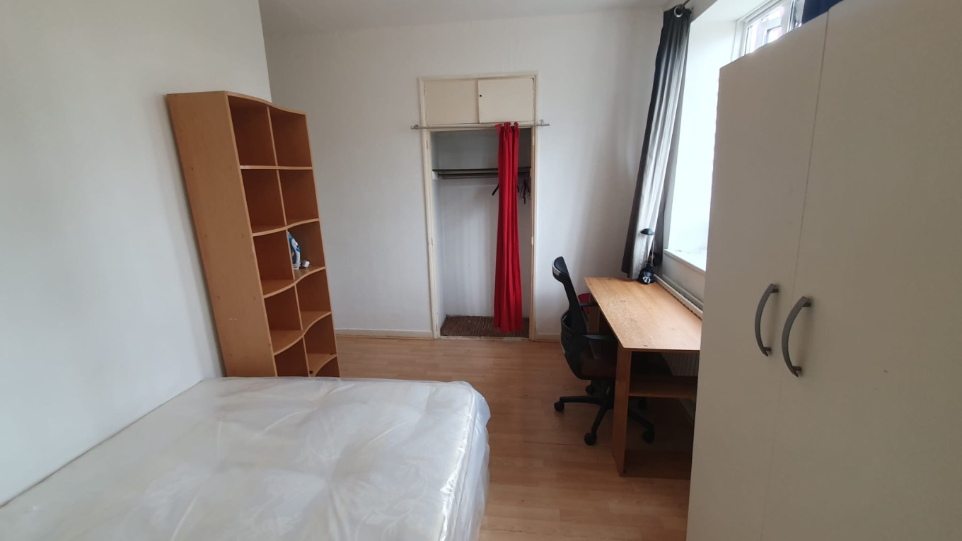 Room to rent